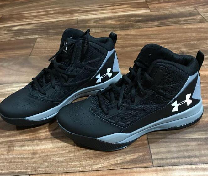 安德瑪運(yùn)動(dòng)鞋進(jìn)口報(bào)關(guān)流程如何？（運(yùn)動(dòng)鞋進(jìn)口清關(guān)步驟）